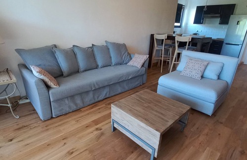 La Seyne-sur-Mer Apartment | Spacious Studio 5 minutes walk from the beach, air conditioning, WIFI, Terrace