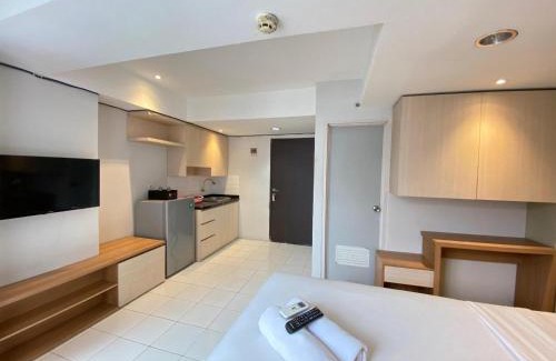 Cipaganti Apartment | Spacious Studio Apartment at Jarrdin Cihampelas By Travelio