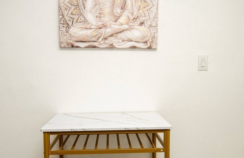 Bearss Plaza Apartment | Spacious Studio minutes from Busch Gardens