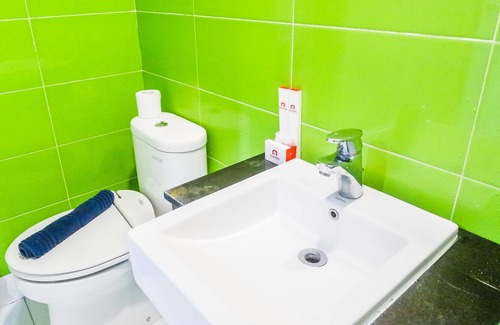 Siwalankerto Apartment | Spacious Studio Room at The Square Apartment