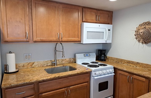 Kahana Apartment | Spacious Studio/Spectacular Ocean View/Pool/Gym