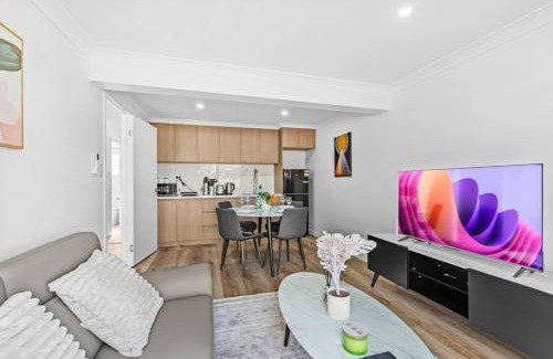 Sunnybank House | Spacious Studio Twin Q Beds Sleep 4 Budget Friendly
