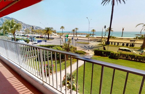 Menton Apartment | Spacious Studio with Sea View, Terrace, Near Center and Beaches in Menton