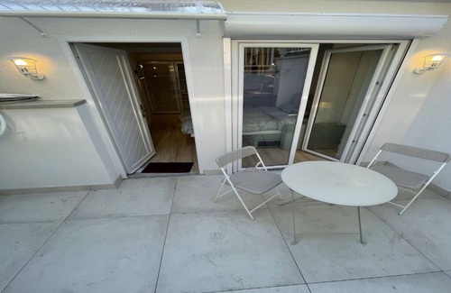 Bagneux Apartment | Spacious studio with terrace psah3-a2