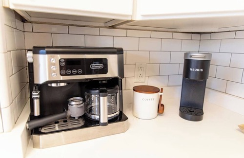 South Hills House | Spacious & Stylish 3BR Home
