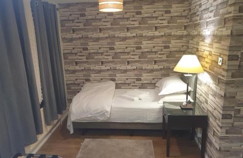 Aylesbury Apartment | Spacious, Stylish Two-Bedroom Maisonette, Modern Amenities, Elegant Interiors
