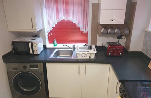 Aylesbury Apartment | Spacious, Stylish Two-Bedroom Maisonette, Modern Amenities, Elegant Interiors