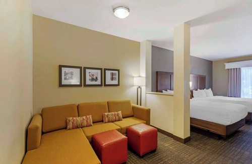 Loveland Hotel | Spacious Suite Perfect for Family Fun and Relaxation Near Loveland Sports Park