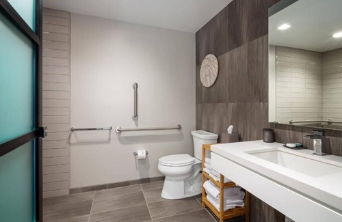 Logan Square Hotel | Spacious Suite with Kitchen | City Views | Rooftop Pool | Pet-Friendly