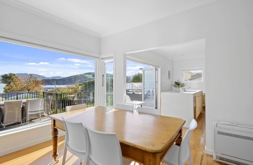 Akaroa House | Spacious Sunny Family Home in Akaroa