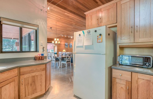 Overlook Park House | Spacious Sunriver Home on Golf Course with Hot Tub, SHARC Passes & Game Room