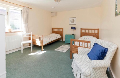 Swallowcliffe House | Spacious Swallow Cottage