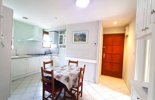 Aix-les-Bains Apartment | Spacious T3 Between City and Lake with Balcony, WiFi, Pet-Friendly, Near Station & Spa