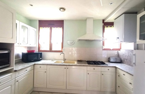 Aix-les-Bains Apartment | Spacious T3 Between City and Lake with Balcony, WiFi, Pet-Friendly, Near Station & Spa