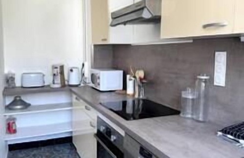 Sauzet Apartment | Spacious T3 in village center