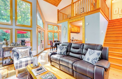 Talking Rock Cabin | Spacious Talking Rock Cabin: Game Room, Fire Pit!