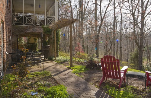 Lynchburg Apartment | Spacious terrace apartment in family home with private entrance and parking.