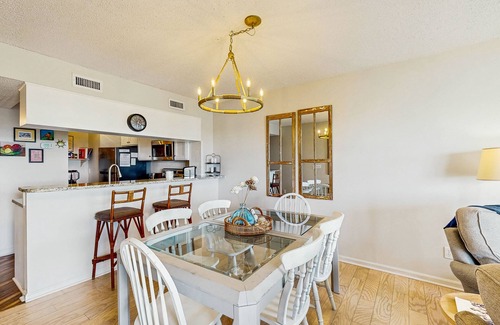Edisto Island Condo | Spacious Third-Floor Condo w/Free WiFi, Shared Outdoor Pool, Private W/D