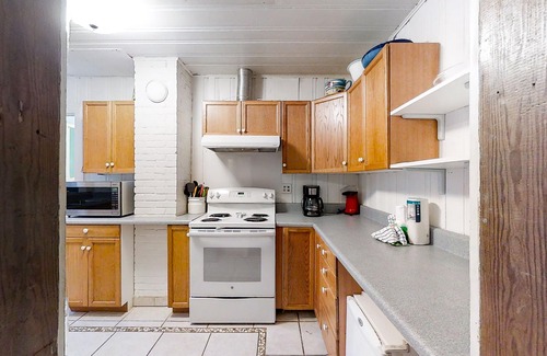 Atlantic Beach Cottage | Spacious Third Row Beach Cottage w/2 Porches, Central A/C, Free High-Speed WiFi