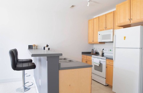Historic Third Ward Apartment | Spacious Third Ward Apt Near Summerfest with Balcony