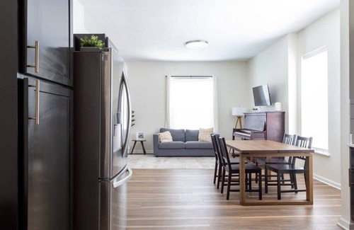 Tower Grove South House | Spacious Tower Grove 3BR Home/ABODEbucks