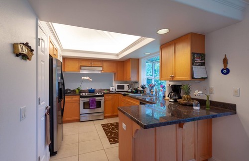 Princeville House | Spacious Townhome in Quiet Neighborhood - Great for Larger Groups & Families