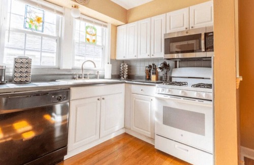 Northampton House | Spacious Townhome in St. Louis