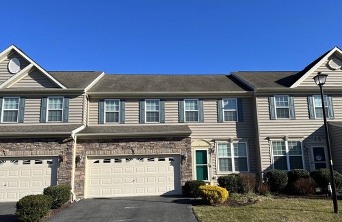 Lewes House | Spacious Townhouse just off of Route 1, Easy Access to Lewes And Rehoboth Beaches