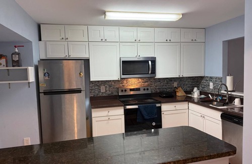 Centreville House | Spacious Townhouse w/Backyard Near D.C. &IAD airport
