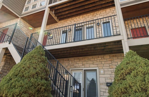 Covington House | Spacious townhouse with beautiful views of Downton Cincinnati.