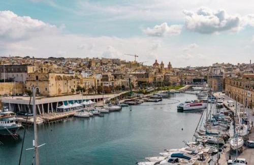 Senglea House | Spacious Townhouse with a Terrace overlooking Valletta's Grand Harbor