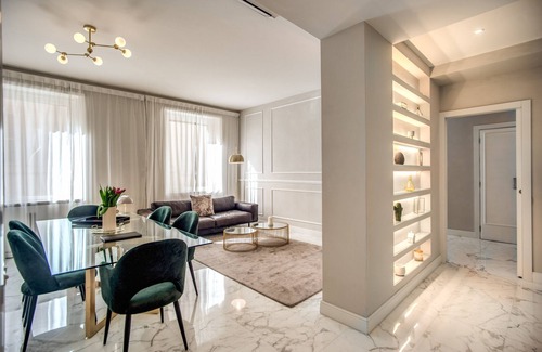 Rione VII Regola Apartment | Spacious Trastevere Family Home - 6 AC/WIFI/Heating/Elevator