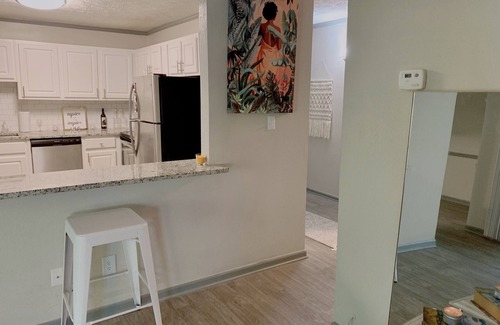 Sandy Springs Apartment | Spacious Treehouse Paradise