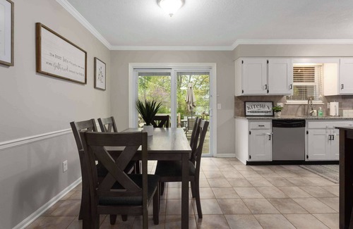 Olathe House | Spacious,TV in all BEDROOMS,KingBeds,FencedYard