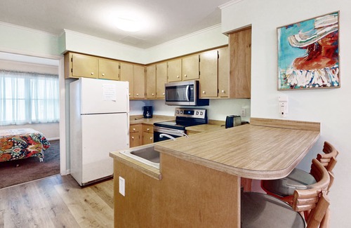Midtown Ocean City Condo | Spacious Two-Story Condo w/Deck, Balcony, Beach Access, Free WiFi, Central A/C