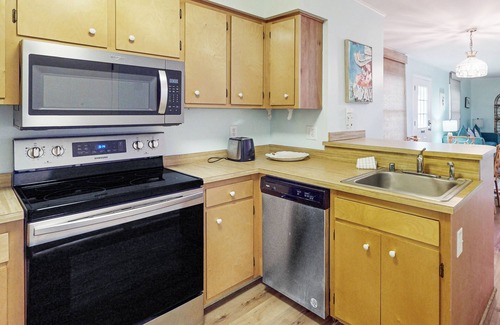 Midtown Ocean City Condo | Spacious Two-Story Condo w/Deck, Balcony, Beach Access, Free WiFi, Central A/C