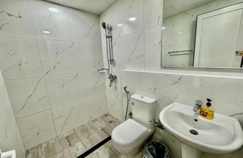 Bur Dubai Apartment | Spacious unit with a terrace