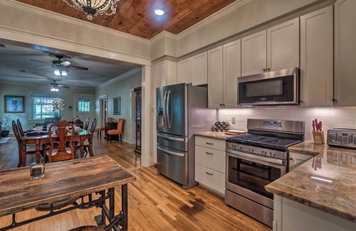 Hot Springs House | Spacious & Updated 1920's HSNP Craftsmen Home
