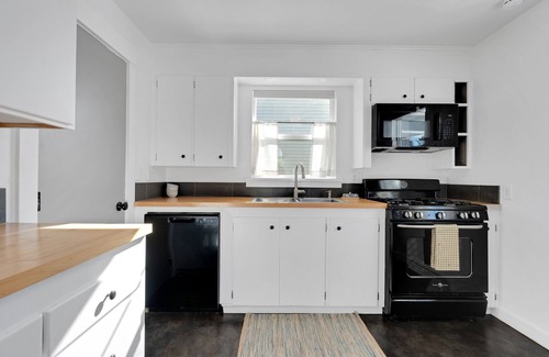 Franklin to the Fort House | Spacious & Updated 4-bedroom home w/BBQ, fire pit & AC in the Heart of Missoula!