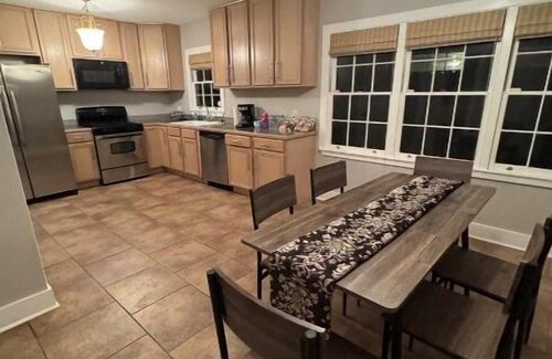 Central Carrollton Association House | Spacious uptown home with private yard