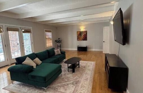 Central Carrollton Association House | Spacious uptown home with private yard
