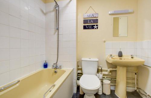 Selhurst Apartment | Spacious Urban Apartment in Croydon