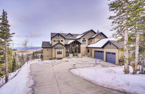 Brian Head Cottage | Spacious Utah Escape w/Balcony & Mountain Views!