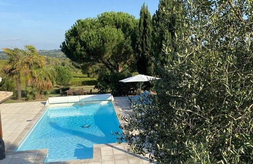 Sainte-Croix-Du-Mont Villa | Spacious Villa among vineyards