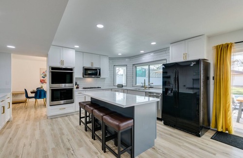 Paradise House | Spacious Vegas Retreat with Pool & Hot Tub, Near Strip & Stadiums!
