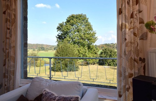 Noiseux Villa | Spacious Villa with bubble bath and Sauna in Ardennes