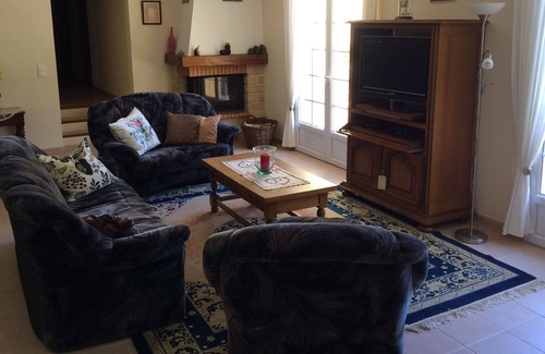 Saint-Paul-en-Foret Villa | Spacious villa in Saint Paul en Forêt with private pool not overlooked