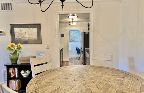 Harbour Town Condo | SPACIOUS VILLA WITH OCEAN VIEWS, NEAR SHOPS & BEACH IN HARBOUR TOWN HILTON HEAD