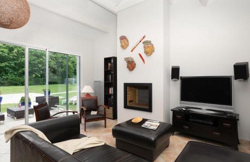 L'Aiguillon-sur-Vie Villa | Spacious villa with private swimming pool