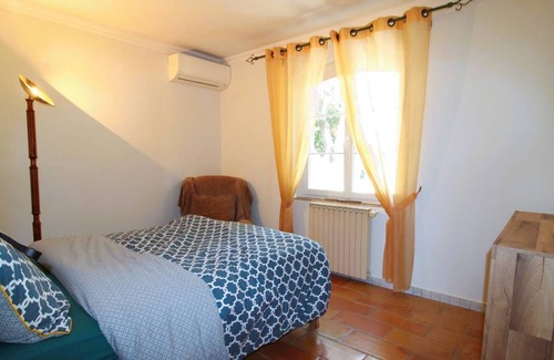 La Valette-du-Var House | Spacious villa for 8 people, renovated and air-conditioned, with a pool and close to amenities at...